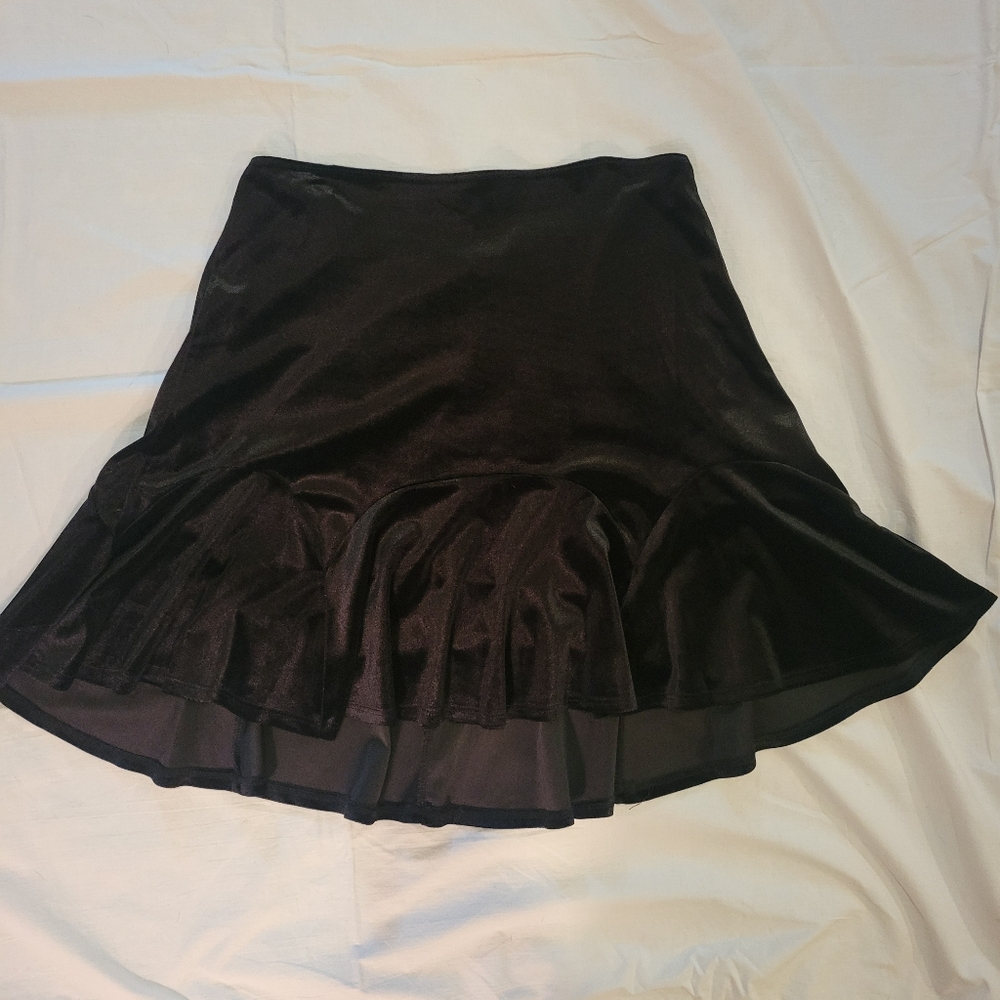 ROWA Black Velvet Pleated Skirt Medium
